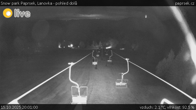 Snow park Paprsek - Lanovka - pohled dolů - 15.10.2025 v 20:01