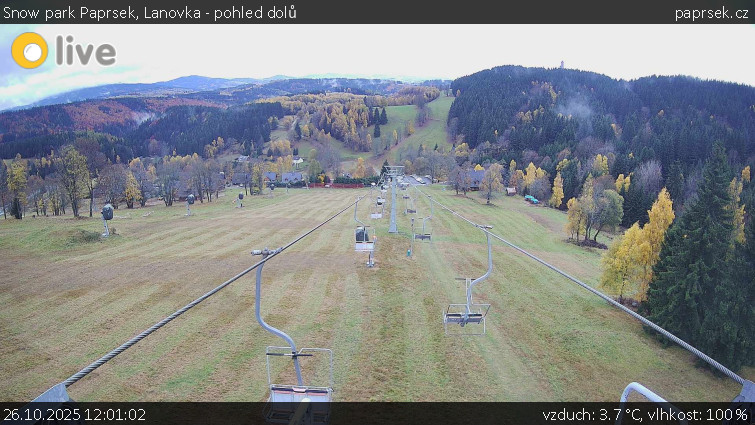 Snow park Paprsek - Lanovka - pohled dolů - 26.10.2025 v 12:01 Snow park Paprsek - Lanovka - pohled dolů - 26.10.2025 v 12:01