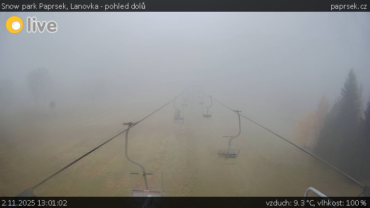Snow park Paprsek - Lanovka - pohled dolů - 2.11.2025 v 13:01 Snow park Paprsek - Lanovka - pohled dolů - 2.11.2025 v 13:01