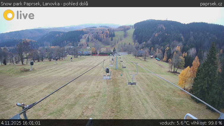 Snow park Paprsek - Lanovka - pohled dolů - 4.11.2025 v 16:01
