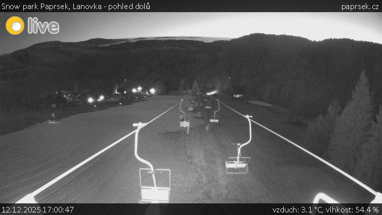 Snow park Paprsek - Lanovka - pohled dolů - 12.12.2025 v 17:00