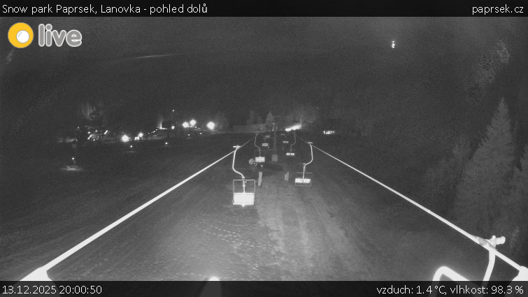 Snow park Paprsek - Lanovka - pohled dolů - 13.12.2025 v 20:00