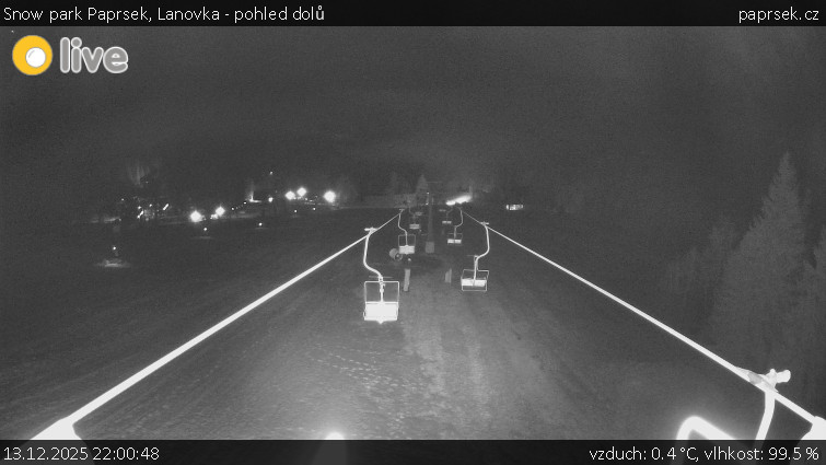 Snow park Paprsek - Lanovka - pohled dolů - 13.12.2025 v 22:00
