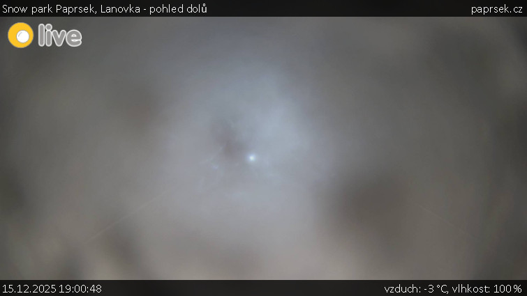 Snow park Paprsek - Lanovka - pohled dolů - 15.12.2025 v 19:00