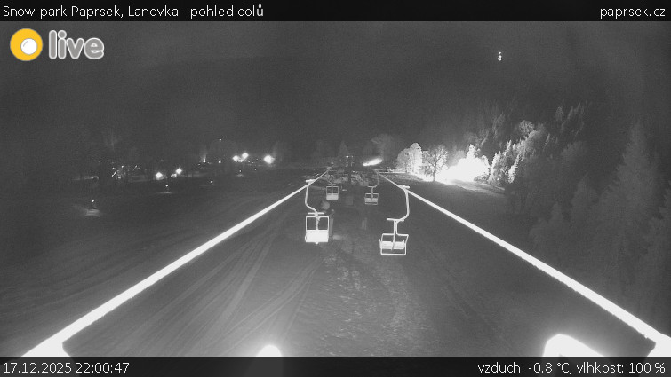 Snow park Paprsek - Lanovka - pohled dolů - 17.12.2025 v 22:00