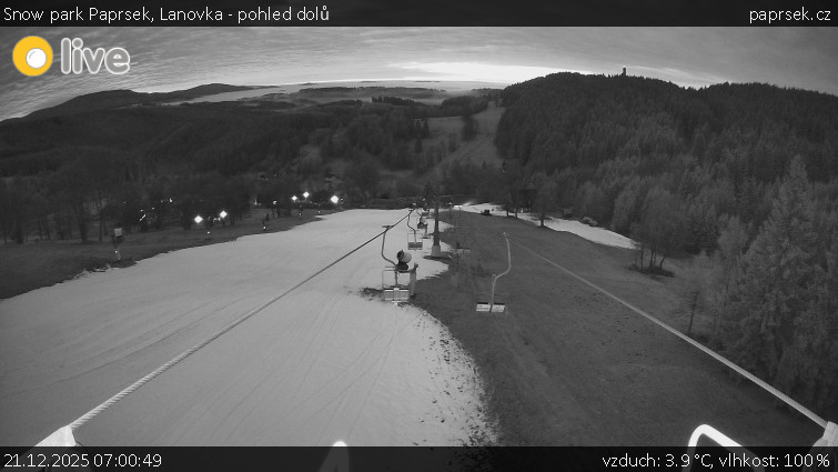 Snow park Paprsek - Lanovka - pohled dolů - 21.12.2025 v 07:00