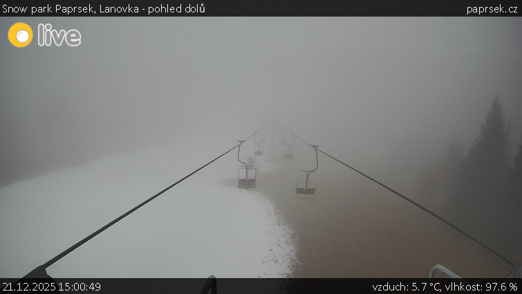 Snow park Paprsek - Lanovka - pohled dolů - 21.12.2025 v 15:00