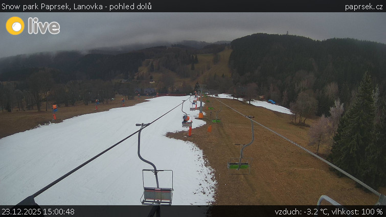 Snow park Paprsek - Lanovka - pohled dolů - 23.12.2025 v 15:00