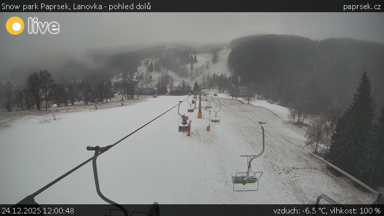 Snow park Paprsek - Lanovka - pohled dolů - 24.12.2025 v 12:00