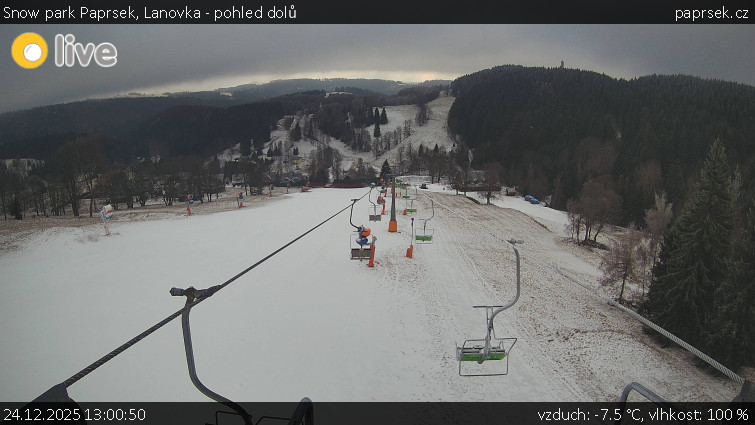 Snow park Paprsek - Lanovka - pohled dolů - 24.12.2025 v 13:00