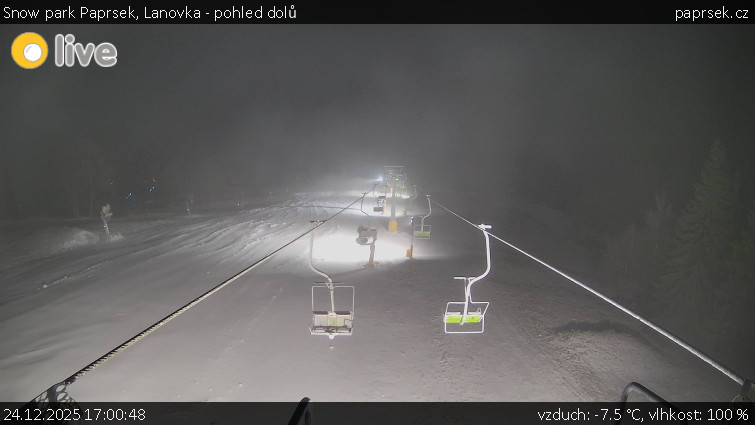 Snow park Paprsek - Lanovka - pohled dolů - 24.12.2025 v 17:00