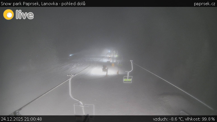 Snow park Paprsek - Lanovka - pohled dolů - 24.12.2025 v 21:00