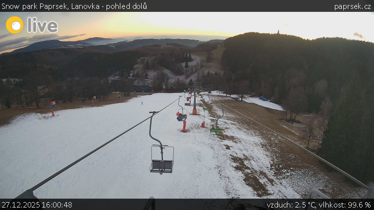 Snow park Paprsek - Lanovka - pohled dolů - 27.12.2025 v 16:00