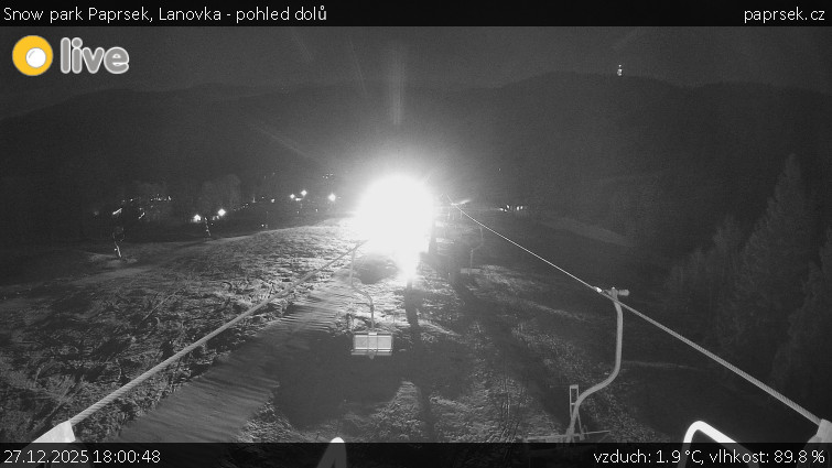 Snow park Paprsek - Lanovka - pohled dolů - 27.12.2025 v 18:00