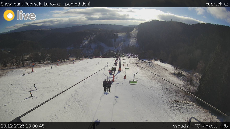 Snow park Paprsek - Lanovka - pohled dolů - 29.12.2025 v 13:00