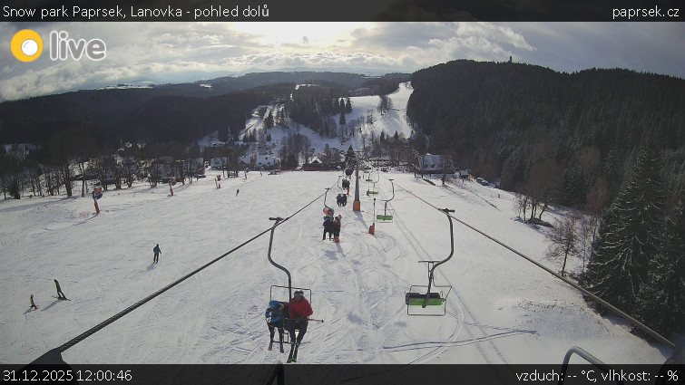 Snow park Paprsek - Lanovka - pohled dolů - 31.12.2025 v 12:00
