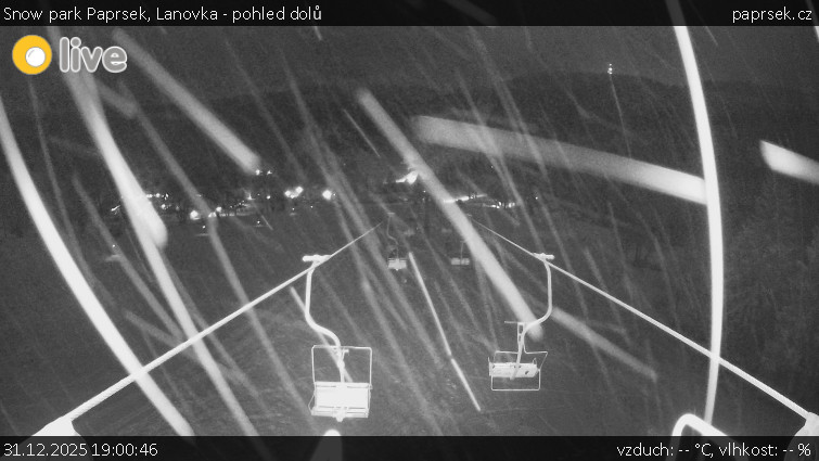 Snow park Paprsek - Lanovka - pohled dolů - 31.12.2025 v 19:00