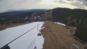 Snow park Paprsek - Lanovka - pohled dolů - 10.3.2026 v 15:00