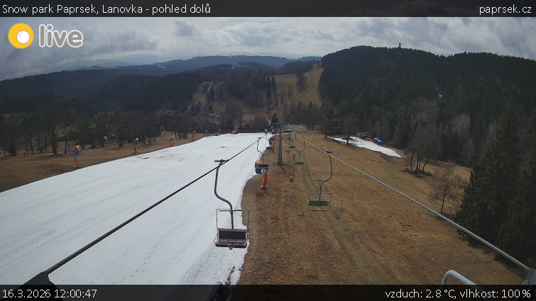 Snow park Paprsek - Lanovka - pohled dolů - 16.3.2026 v 12:00