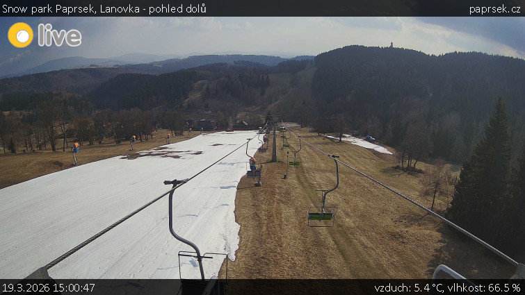 Snow park Paprsek - Lanovka - pohled dolů - 19.3.2026 v 15:00