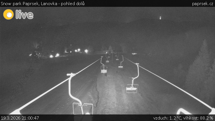 Snow park Paprsek - Lanovka - pohled dolů - 19.3.2026 v 21:00
