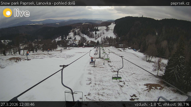 Snow park Paprsek - Lanovka - pohled dolů - 27.3.2026 v 12:00