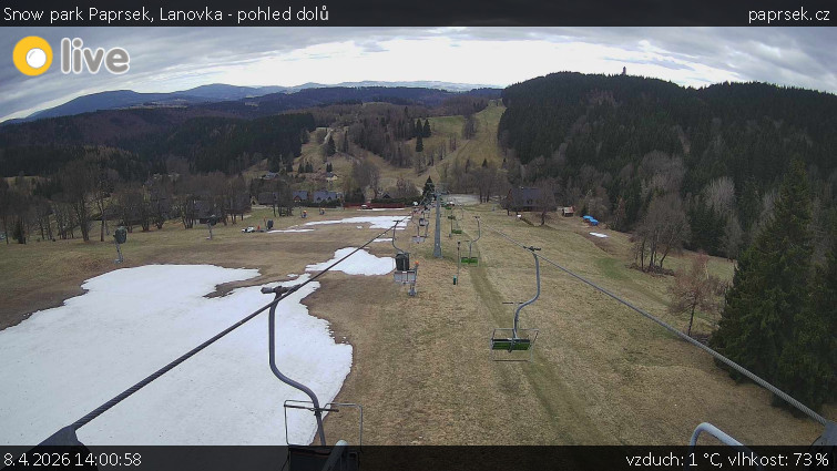 Snow park Paprsek - Lanovka - pohled dolů - 8.4.2026 v 14:00