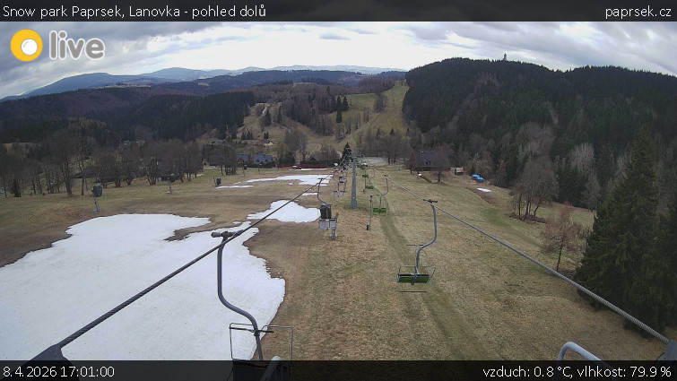 Snow park Paprsek - Lanovka - pohled dolů - 8.4.2026 v 17:01
