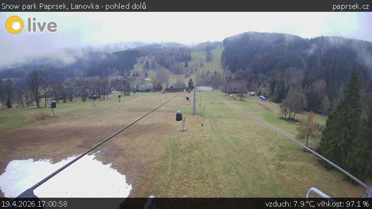 Snow park Paprsek - Lanovka - pohled dolů - 19.4.2026 v 17:00