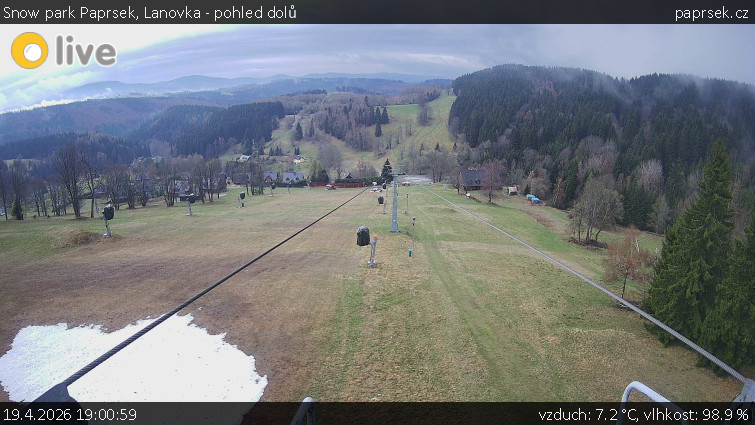 Snow park Paprsek - Lanovka - pohled dolů - 19.4.2026 v 19:00