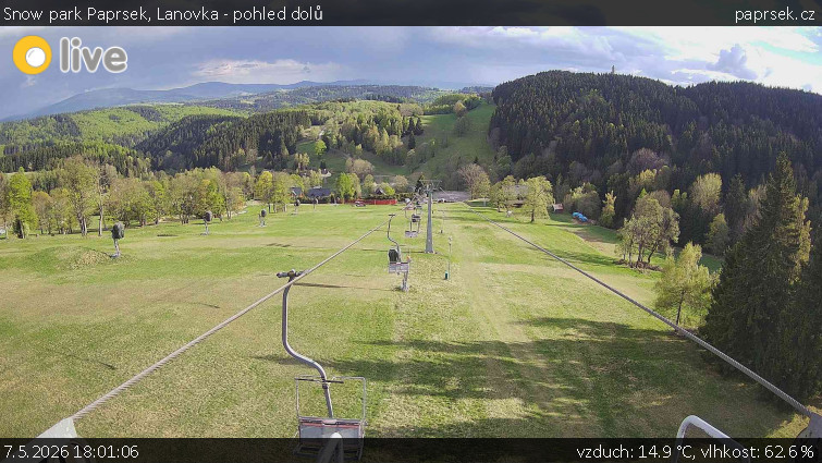 Snow park Paprsek - Lanovka - pohled dolů - 7.5.2026 v 18:01