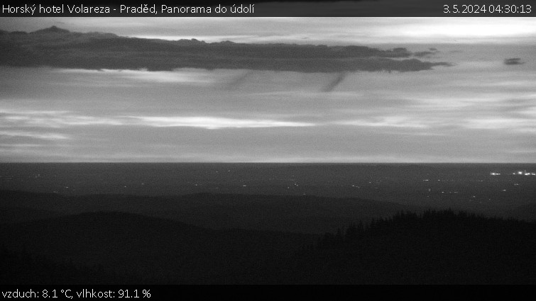 Horský hotel Volareza - Praděd - Panorama do údolí - 3.5.2024 v 04:30