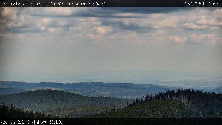Horský hotel Volareza - Praděd - Panorama do údolí - 9.5.2025 v 11:00 Horský hotel Volareza - Praděd - Panorama do údolí - 9.5.2025 v 11:00