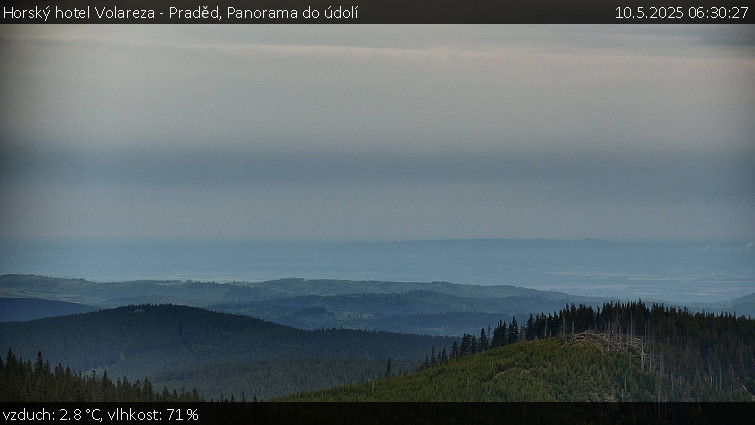 Horský hotel Volareza - Praděd - Panorama do údolí - 10.5.2025 v 06:30 Horský hotel Volareza - Praděd - Panorama do údolí - 10.5.2025 v 06:30