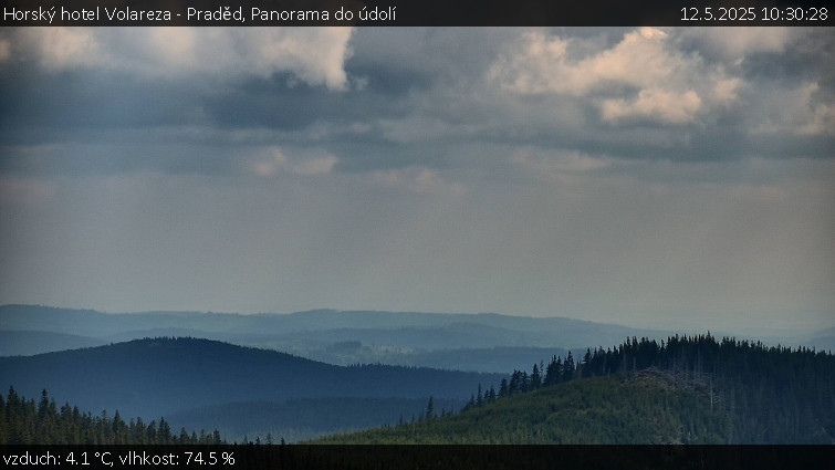 Horský hotel Volareza - Praděd - Panorama do údolí - 12.5.2025 v 10:30 Horský hotel Volareza - Praděd - Panorama do údolí - 12.5.2025 v 10:30
