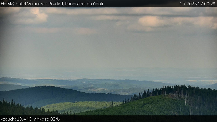 Horský hotel Volareza - Praděd - Panorama do údolí - 4.7.2025 v 17:00 Horský hotel Volareza - Praděd - Panorama do údolí - 4.7.2025 v 17:00