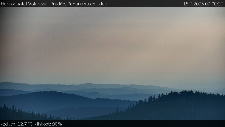 Horský hotel Volareza - Praděd - Panorama do údolí - 15.7.2025 v 07:00 Horský hotel Volareza - Praděd - Panorama do údolí - 15.7.2025 v 07:00