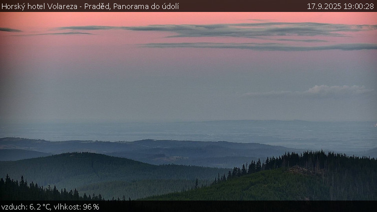 Horský hotel Volareza - Praděd - Panorama do údolí - 17.9.2025 v 19:00 Horský hotel Volareza - Praděd - Panorama do údolí - 17.9.2025 v 19:00