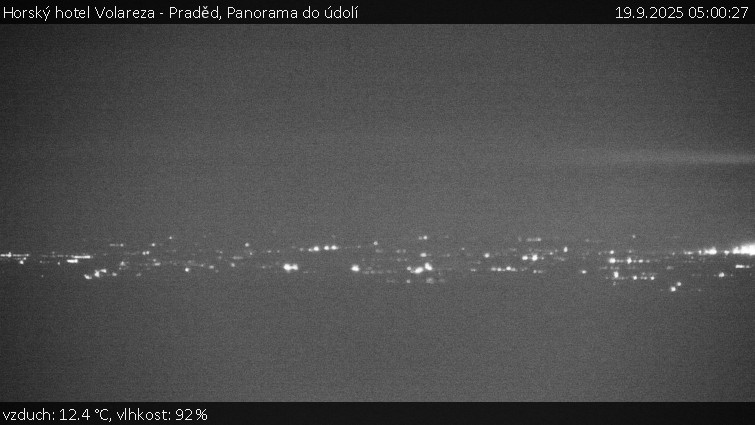 Horský hotel Volareza - Praděd - Panorama do údolí - 19.9.2025 v 05:00 Horský hotel Volareza - Praděd - Panorama do údolí - 19.9.2025 v 05:00