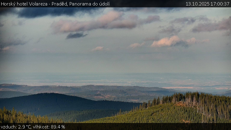 Horský hotel Volareza - Praděd - Panorama do údolí - 13.10.2025 v 17:00