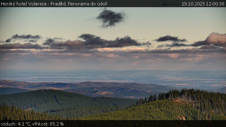 Horský hotel Volareza - Praděd - Panorama do údolí - 19.10.2025 v 12:00 Horský hotel Volareza - Praděd - Panorama do údolí - 19.10.2025 v 12:00