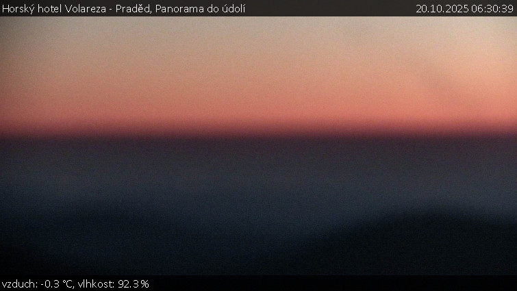 Horský hotel Volareza - Praděd - Panorama do údolí - 20.10.2025 v 06:30 Horský hotel Volareza - Praděd - Panorama do údolí - 20.10.2025 v 06:30
