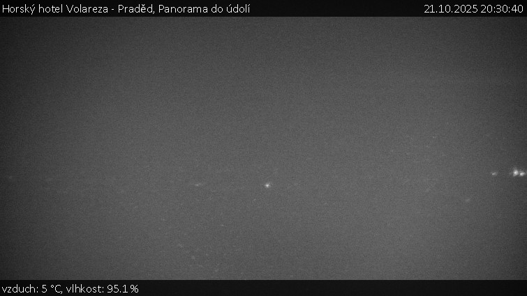 Horský hotel Volareza - Praděd - Panorama do údolí - 21.10.2025 v 20:30 Horský hotel Volareza - Praděd - Panorama do údolí - 21.10.2025 v 20:30
