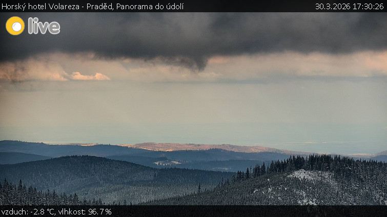 Horský hotel Volareza - Praděd - Panorama do údolí - 30.3.2026 v 17:30