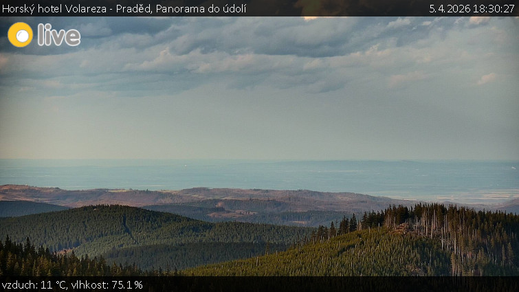 Horský hotel Volareza - Praděd - Panorama do údolí - 5.4.2026 v 18:30