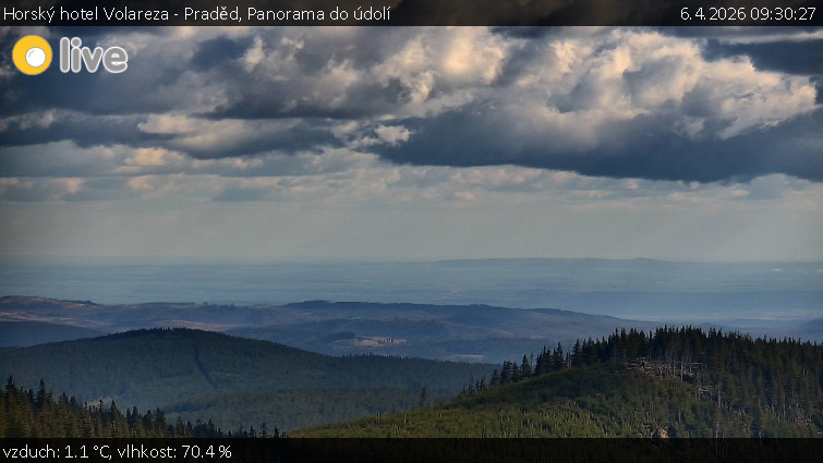 Horský hotel Volareza - Praděd - Panorama do údolí - 6.4.2026 v 09:30