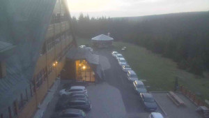 Sporthotel Kurzovní - Parkoviště a hlavní vchod - 9.5.2025 v 04:55