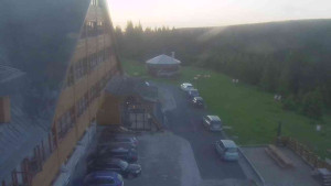 Sporthotel Kurzovní - Parkoviště a hlavní vchod - 15.6.2025 v 04:55