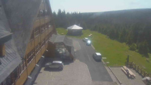 Sporthotel Kurzovní - Parkoviště a hlavní vchod - 15.6.2025 v 09:55