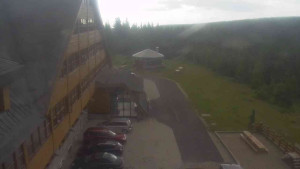 Sporthotel Kurzovní - Parkoviště a hlavní vchod - 25.6.2025 v 07:55